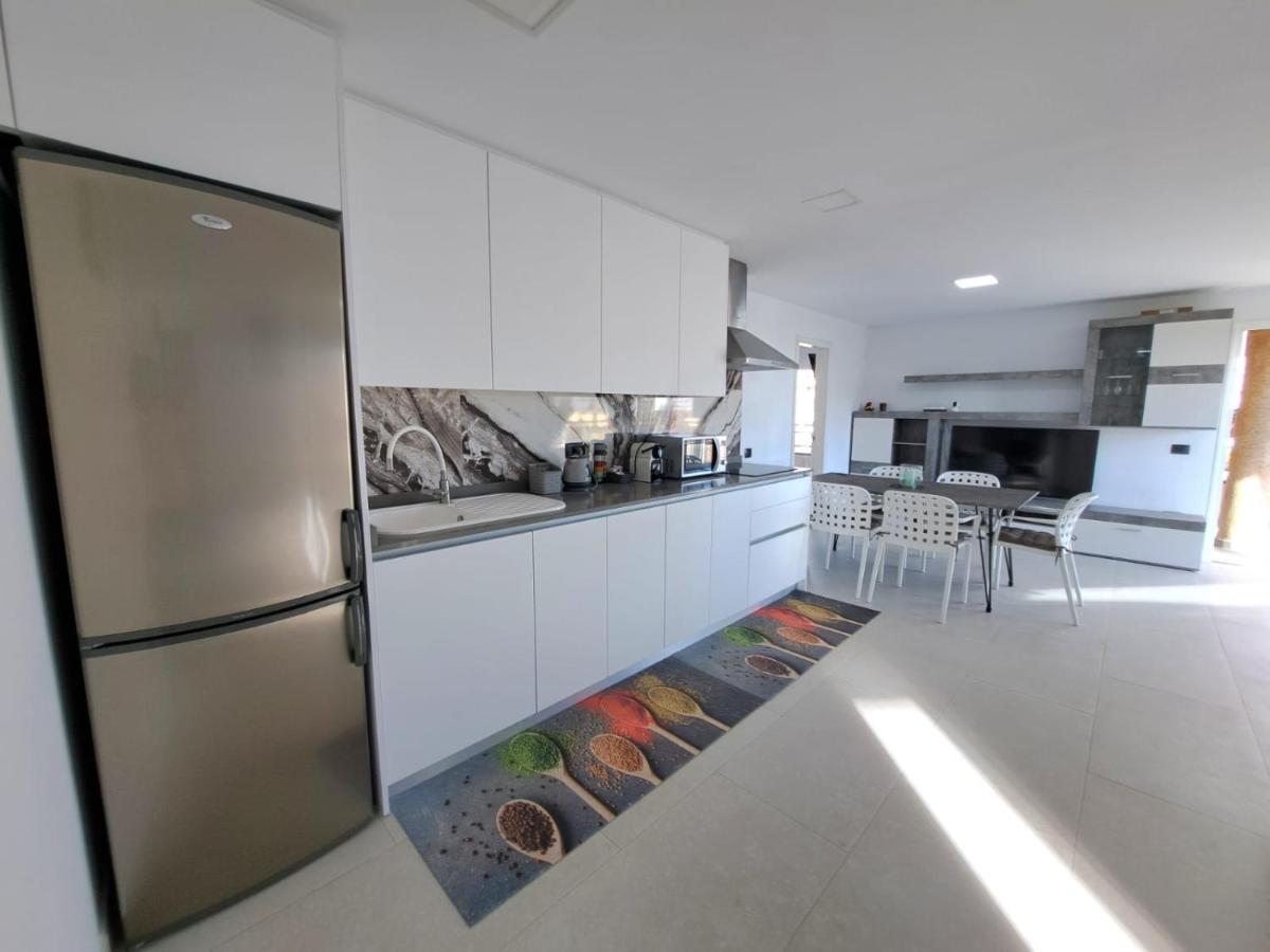 Newly Reformed 2 Bedroom Apartment In The Center Of Los Cristianos Los Cristianos  Exteriör bild