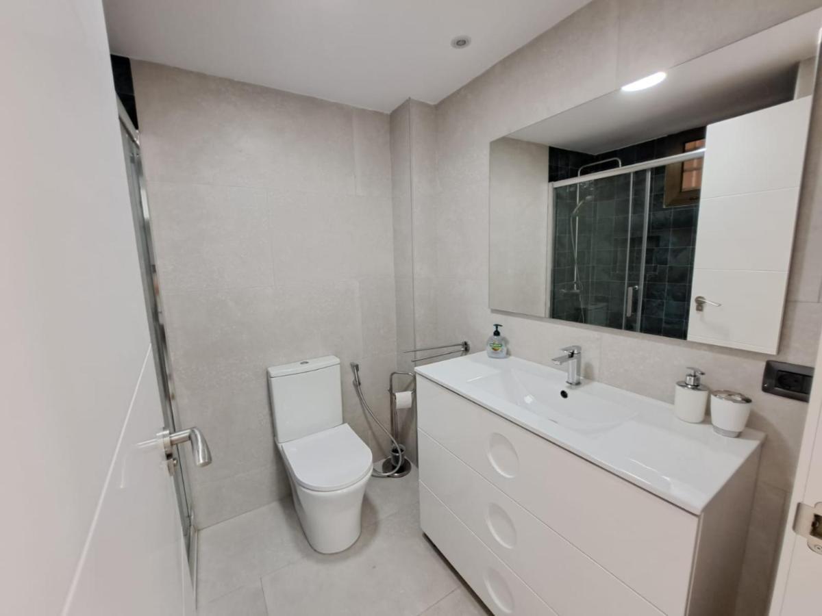 Newly Reformed 2 Bedroom Apartment In The Center Of Los Cristianos Los Cristianos  Exteriör bild