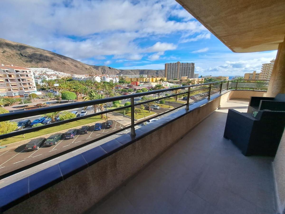 Newly Reformed 2 Bedroom Apartment In The Center Of Los Cristianos Los Cristianos  Exteriör bild