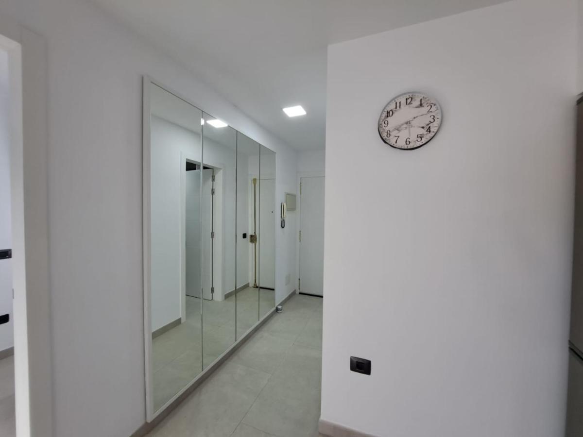 Newly Reformed 2 Bedroom Apartment In The Center Of Los Cristianos Los Cristianos  Exteriör bild