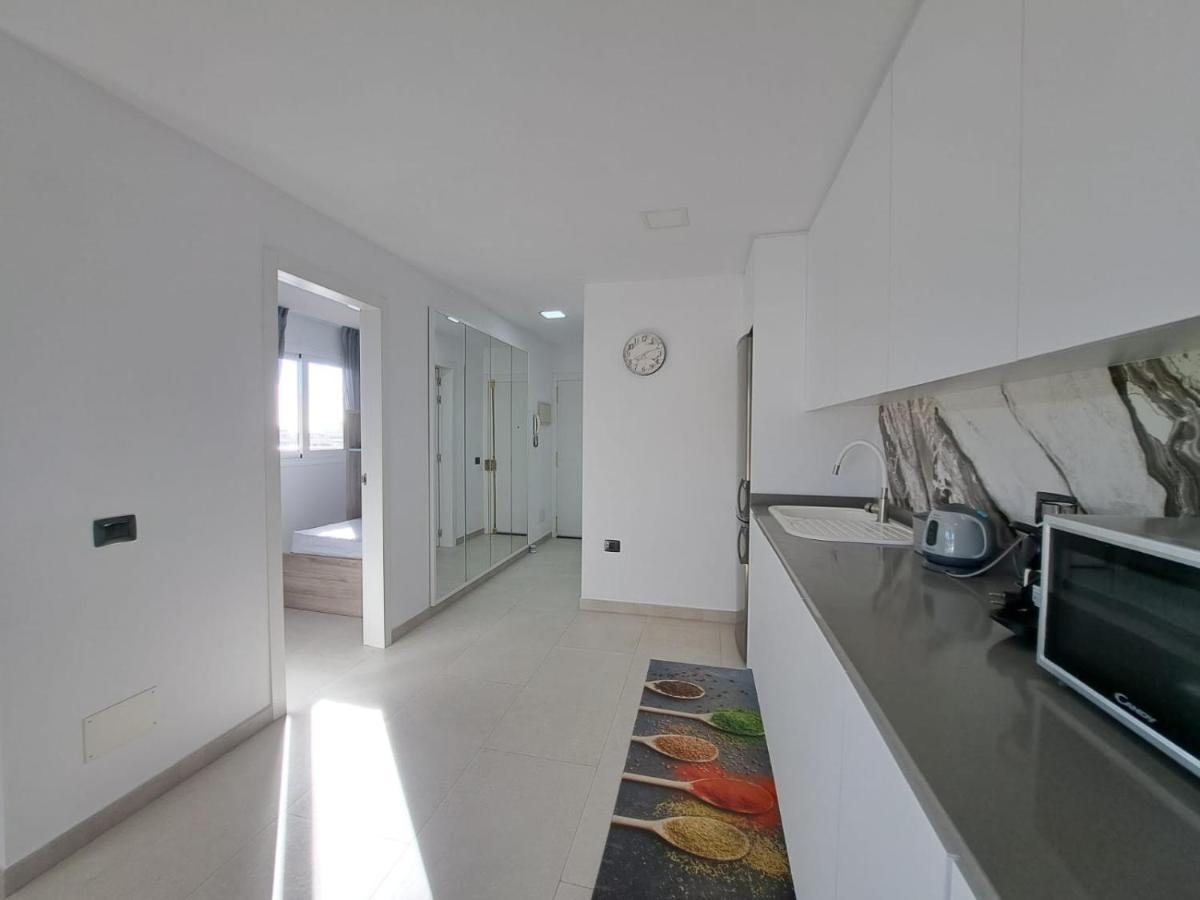 Newly Reformed 2 Bedroom Apartment In The Center Of Los Cristianos Los Cristianos  Exteriör bild