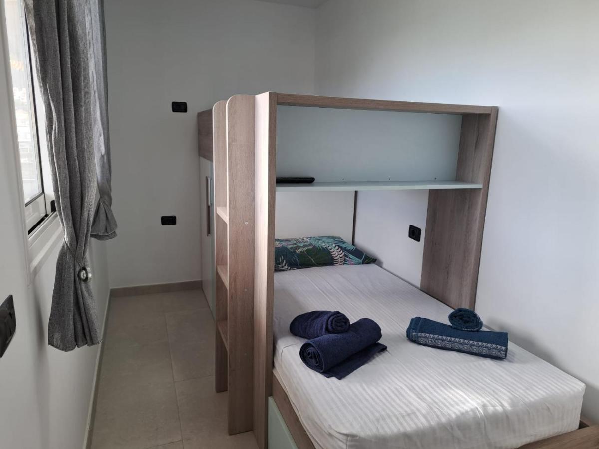 Newly Reformed 2 Bedroom Apartment In The Center Of Los Cristianos Los Cristianos  Exteriör bild