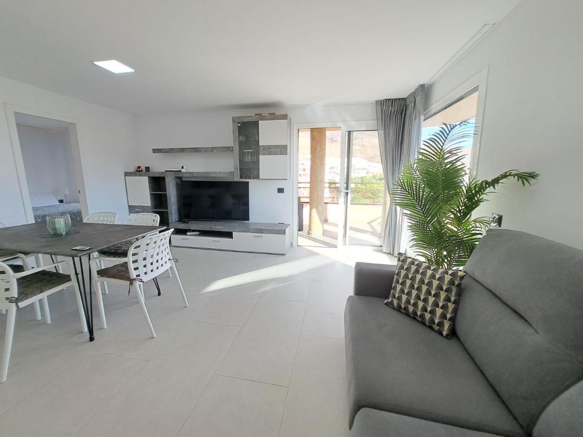 Newly Reformed 2 Bedroom Apartment In The Center Of Los Cristianos Los Cristianos  Exteriör bild