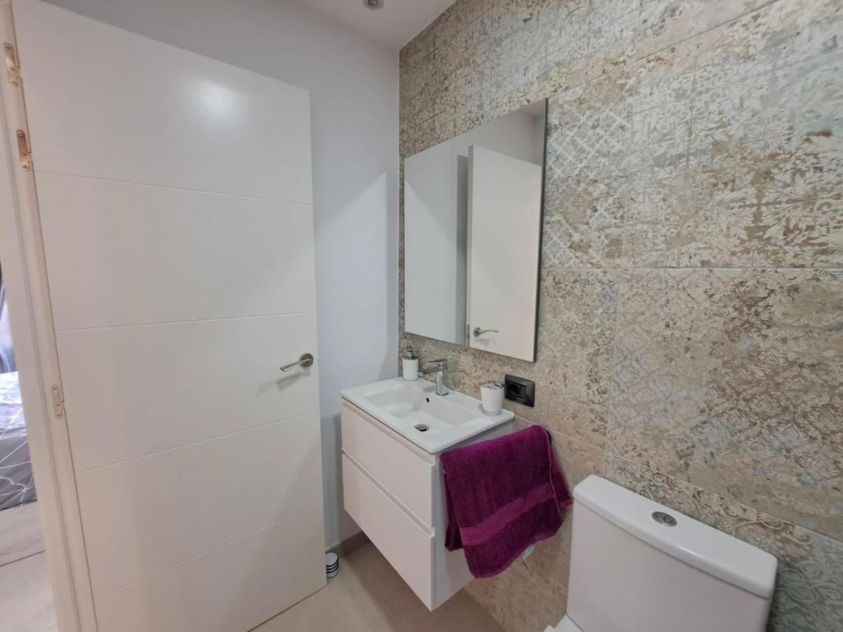 Newly Reformed 2 Bedroom Apartment In The Center Of Los Cristianos Los Cristianos  Exteriör bild