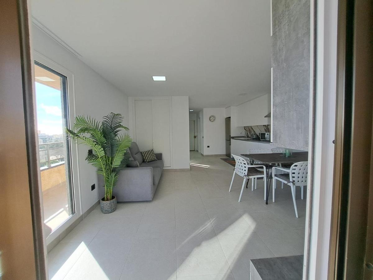 Newly Reformed 2 Bedroom Apartment In The Center Of Los Cristianos Los Cristianos  Exteriör bild